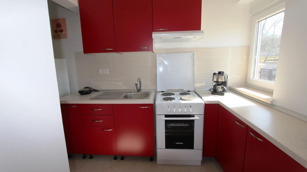 מאלינסקה Apartments Tomislav מראה חיצוני תמונה