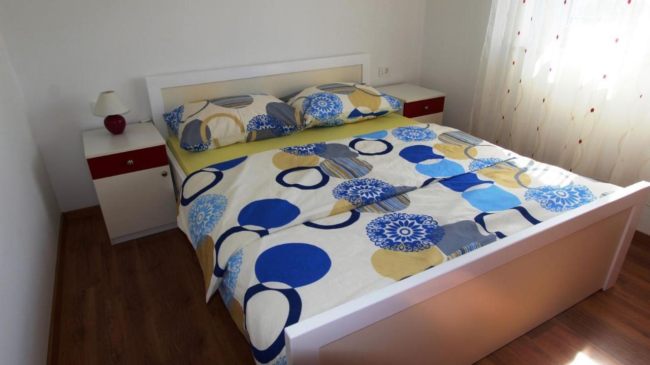 מאלינסקה Apartments Tomislav מראה חיצוני תמונה