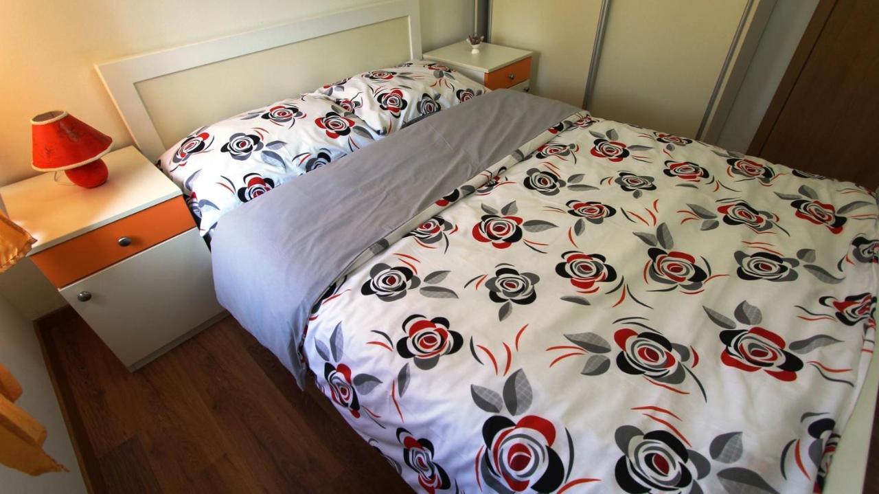 מאלינסקה Apartments Tomislav מראה חיצוני תמונה