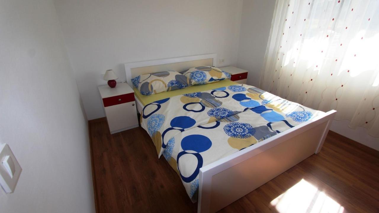 מאלינסקה Apartments Tomislav מראה חיצוני תמונה