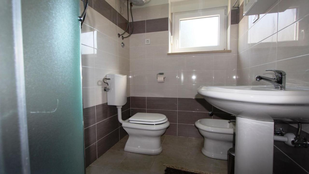 מאלינסקה Apartments Tomislav מראה חיצוני תמונה